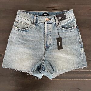 EXPRESS Super High Waisted Medium Wash Raw Hem Jean Shorts size 6